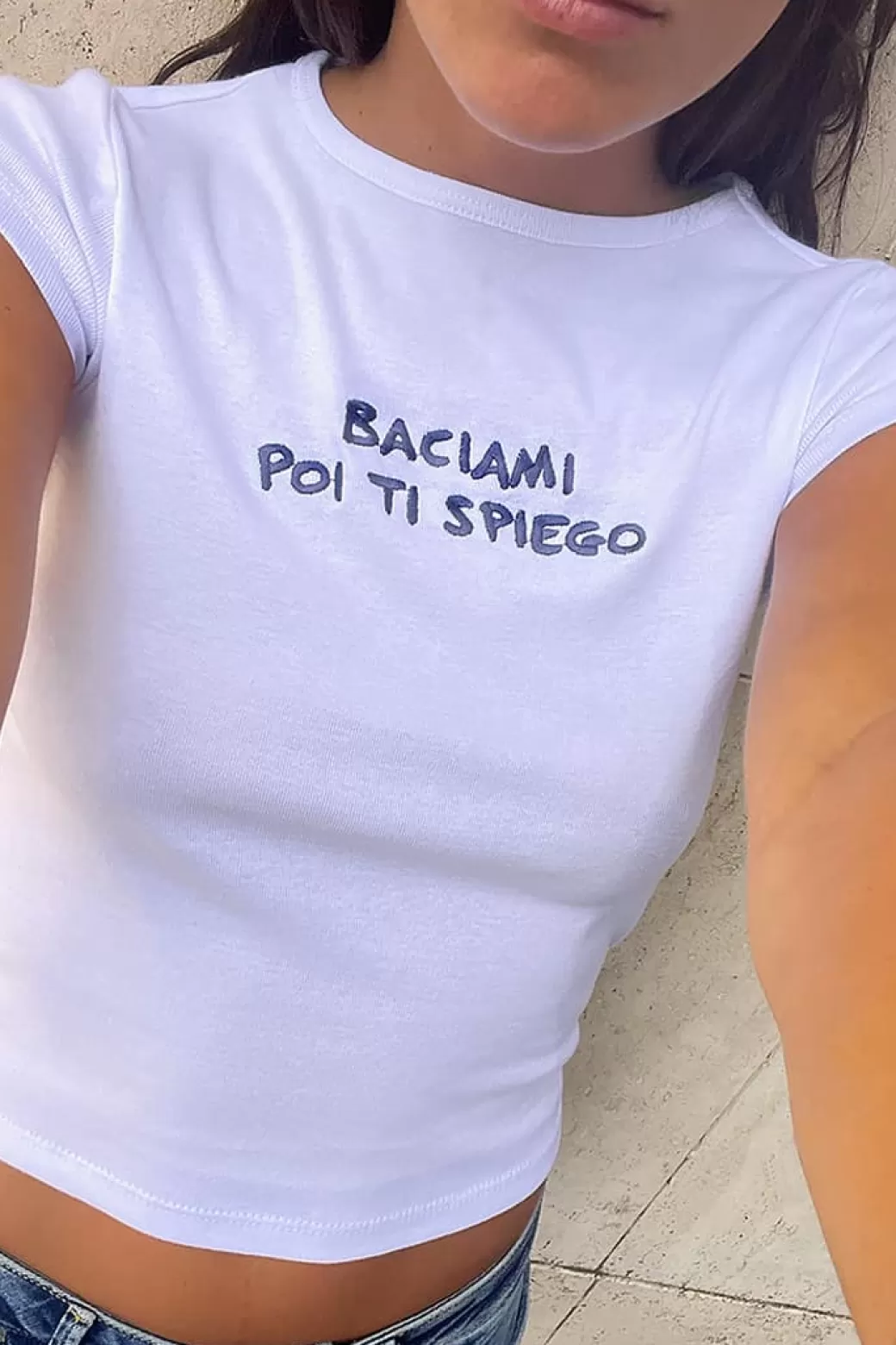 Subdued Camiseta Baciami poi ti spiego< Graphics