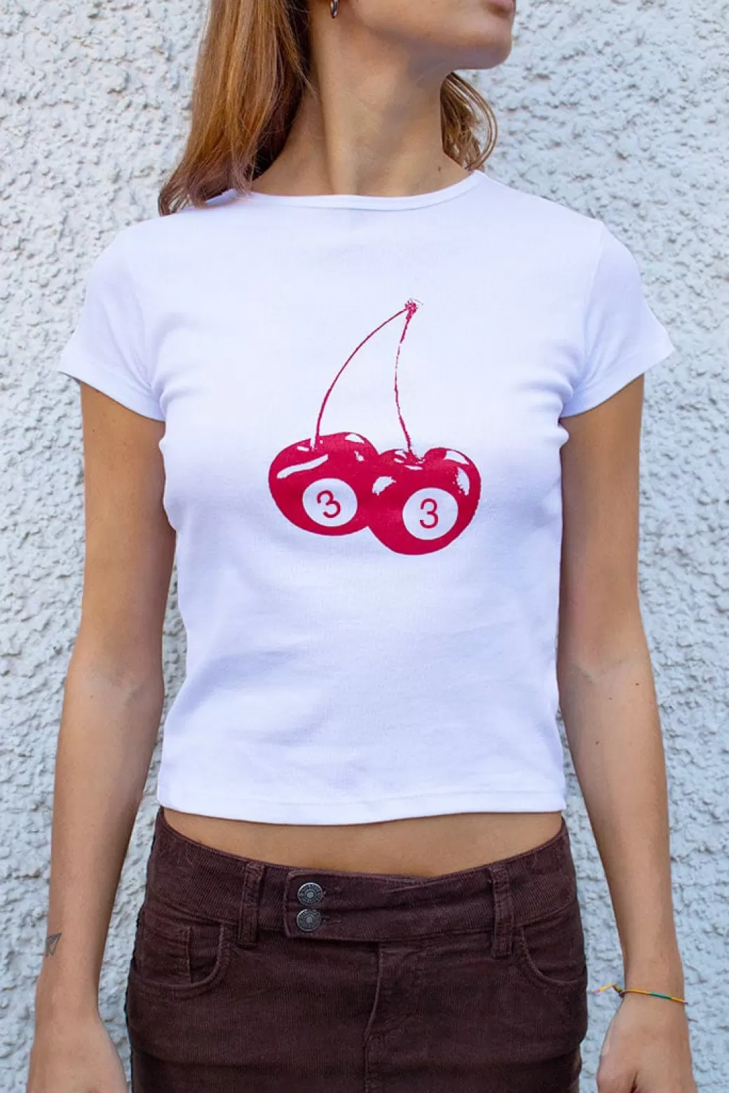 Subdued Camiseta Cherry< Graphics