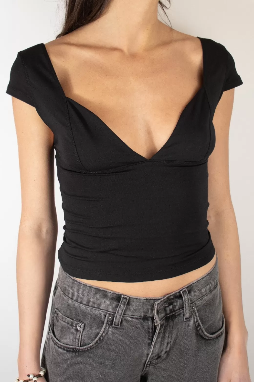 Subdued Camiseta escote en V< Top