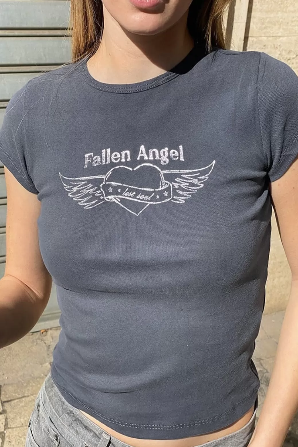 Subdued Camiseta Fallen Angel< Graphics