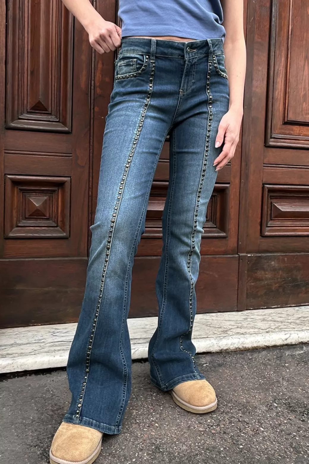 Subdued Jeans flare con tachuelas< Denim