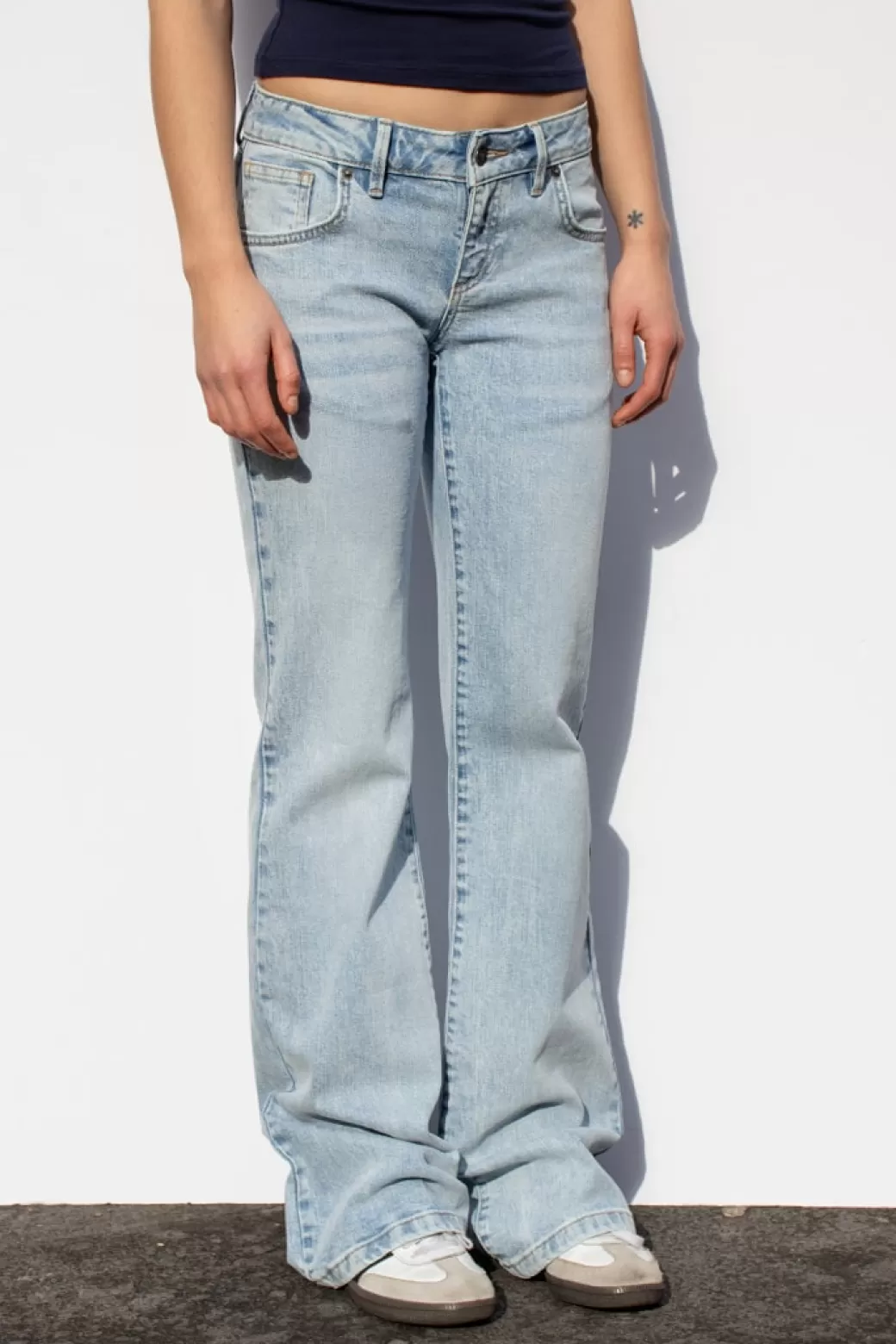 Subdued Jeans flare low waist< Graphics | Denim