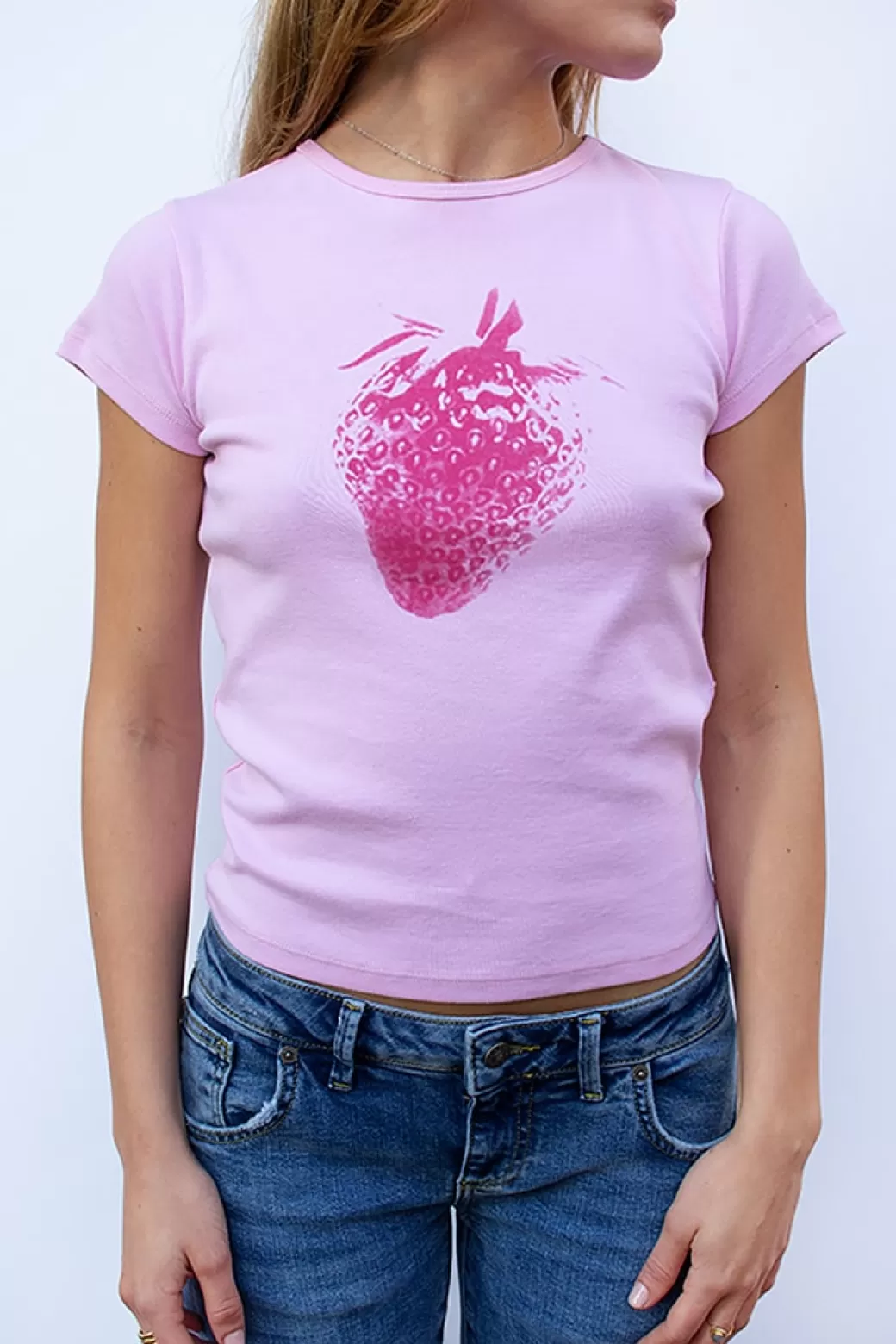 Subdued Strawberry t-shirt< Graphics