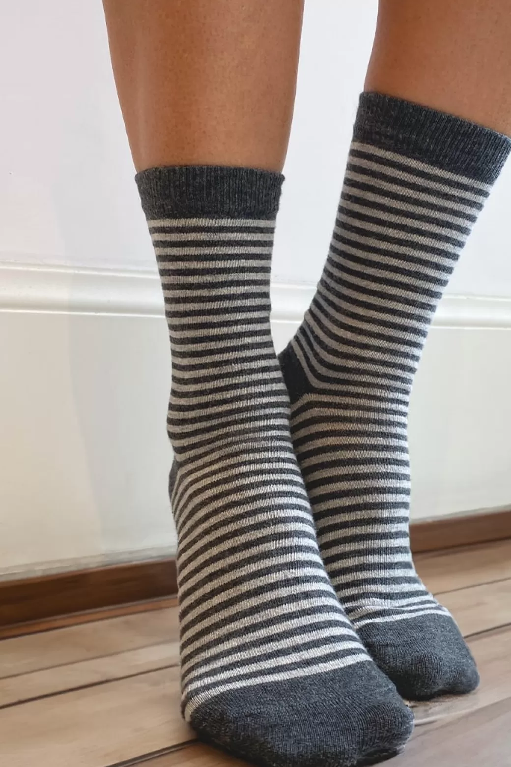 Subdued Stripes socks< Accesorios